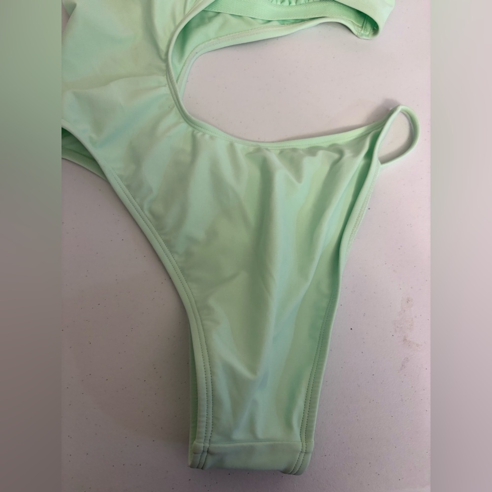 NWT Wild Fable Cut Out Swimsuit Sz Small - Picture 6 of 9